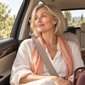 vrouw-in-auto-met-oogpads
